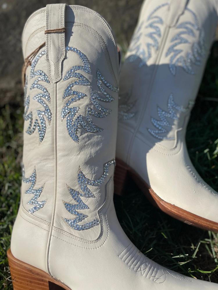 Rhinestone Embroidered Snip Toe Mid Heel Cowgirl Boots For Bride